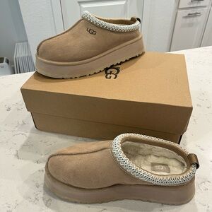 UGG Women's Platform Slippers- 9